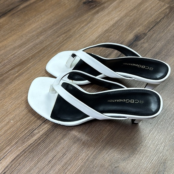 Sandals - Picture 3 of 11